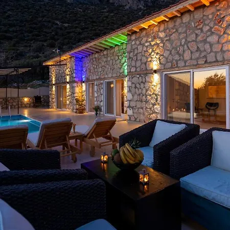 Oguz- 2 Bedroom Honeymoon Villa With Jacuzzi In Kalkan *
