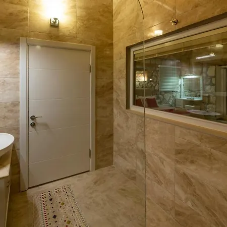 Vila Oguz- 2 Bedroom Honeymoon Villa With Jacuzzi In Kalkan Cavdir (Kas)